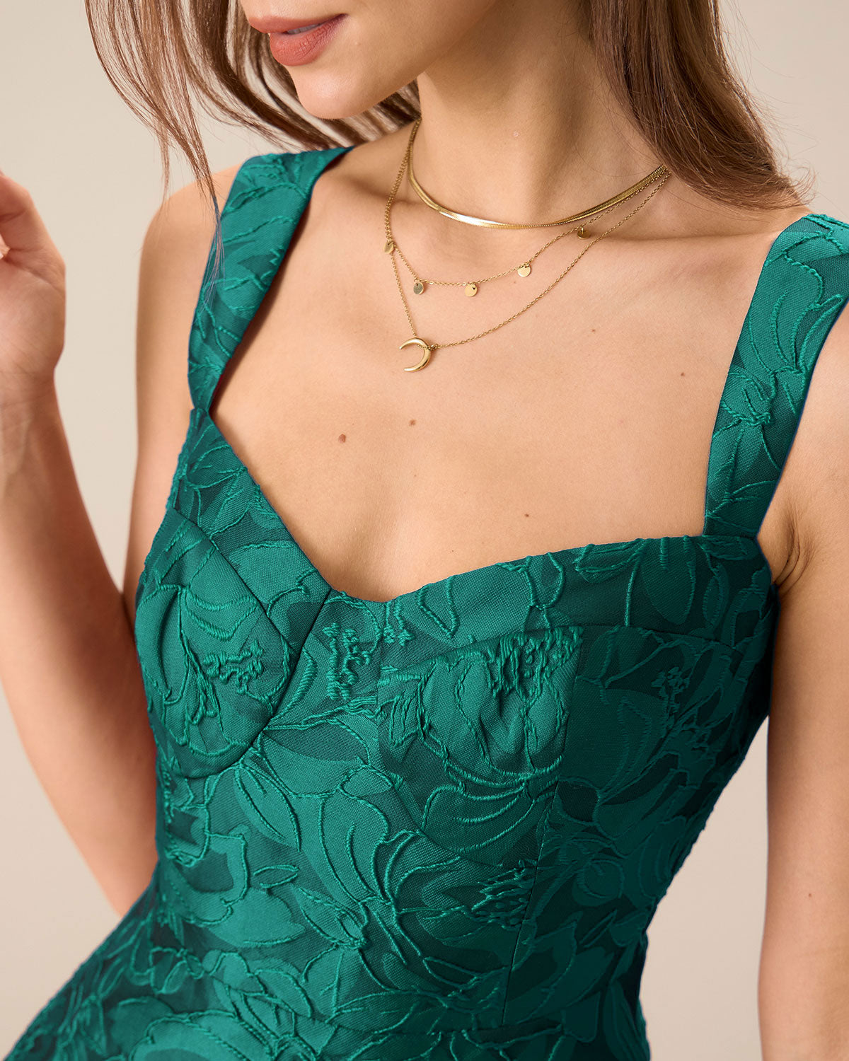 DALIA - Groene midi-jurk met sweetheart-halslijn en jacquardstof