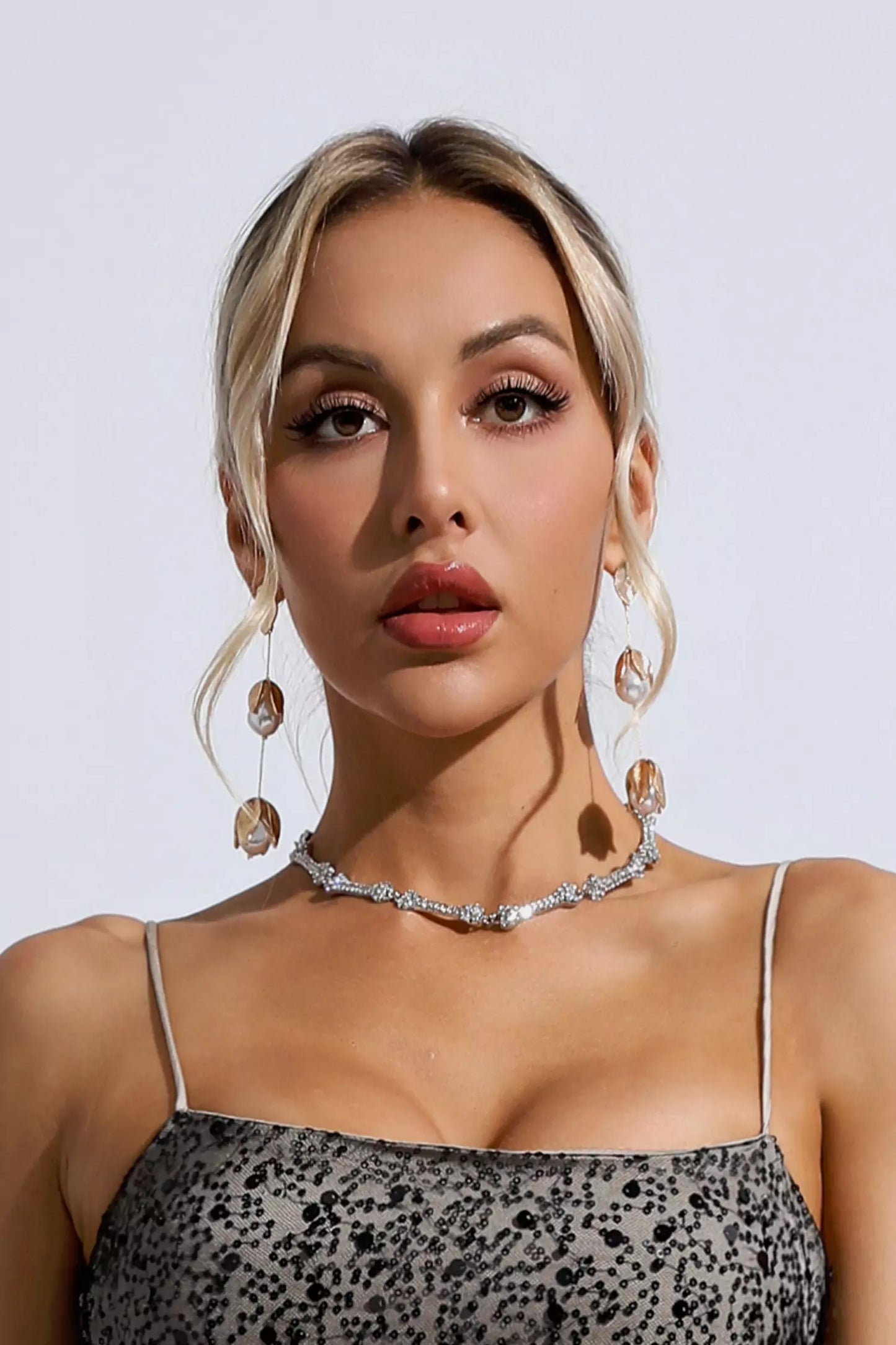 DALIA - Pearl Drop Earrings