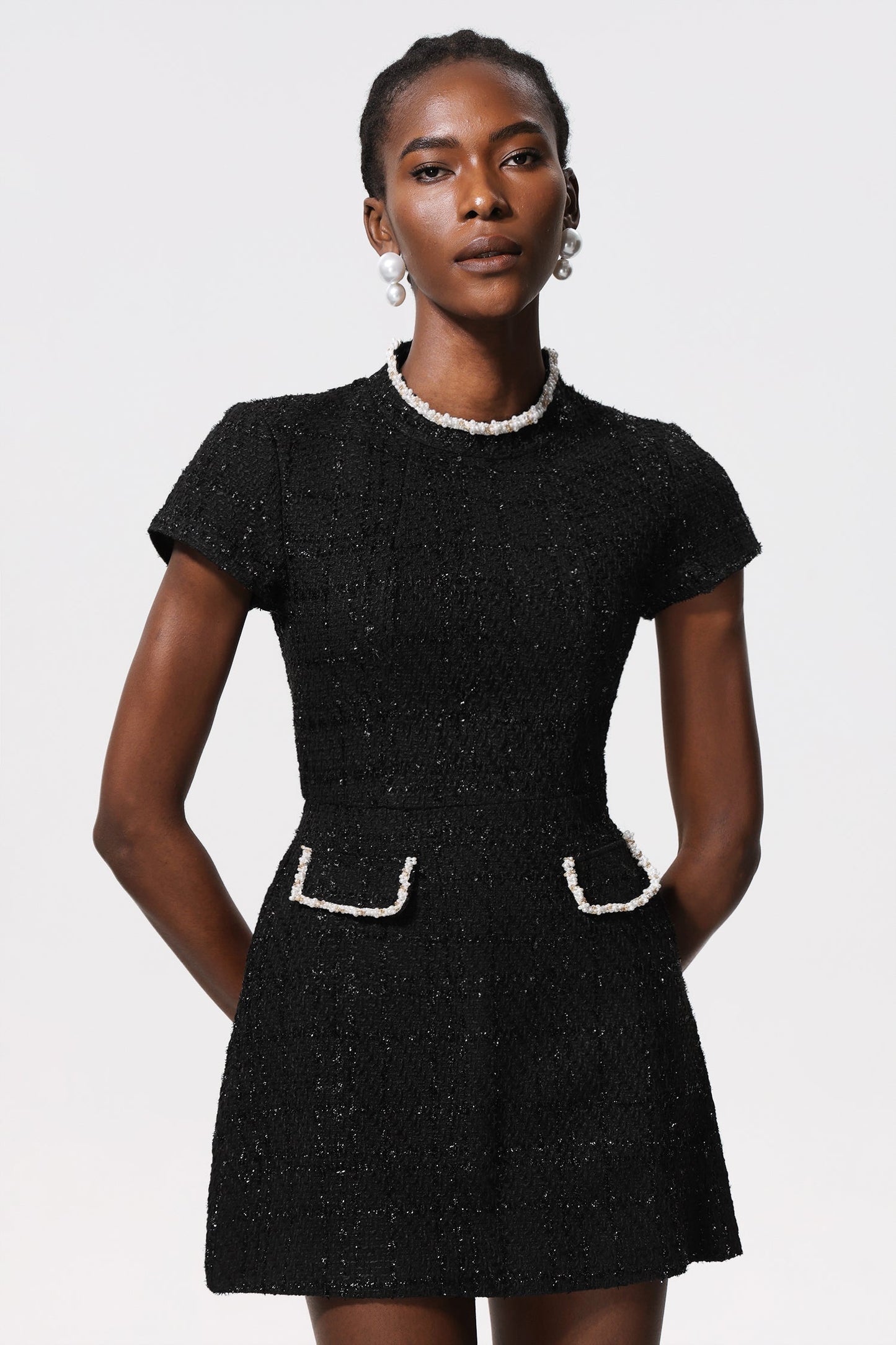 DALIA - Mini-jurk met korte mouwen en strass-steentjes