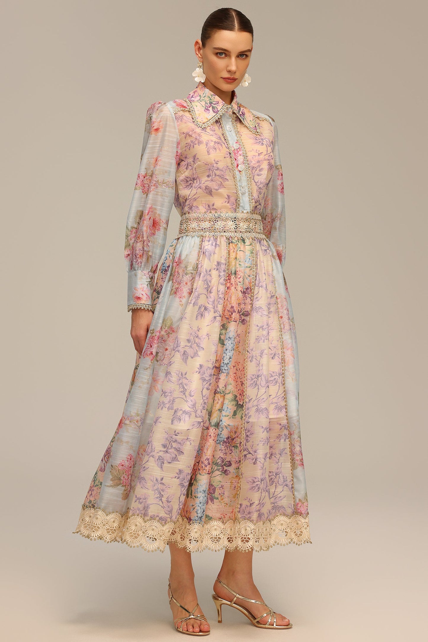 DALIA – Dwuczęściowy komplet z koronką i spódnicą z długim rękawem i kwiatowym nadrukiem