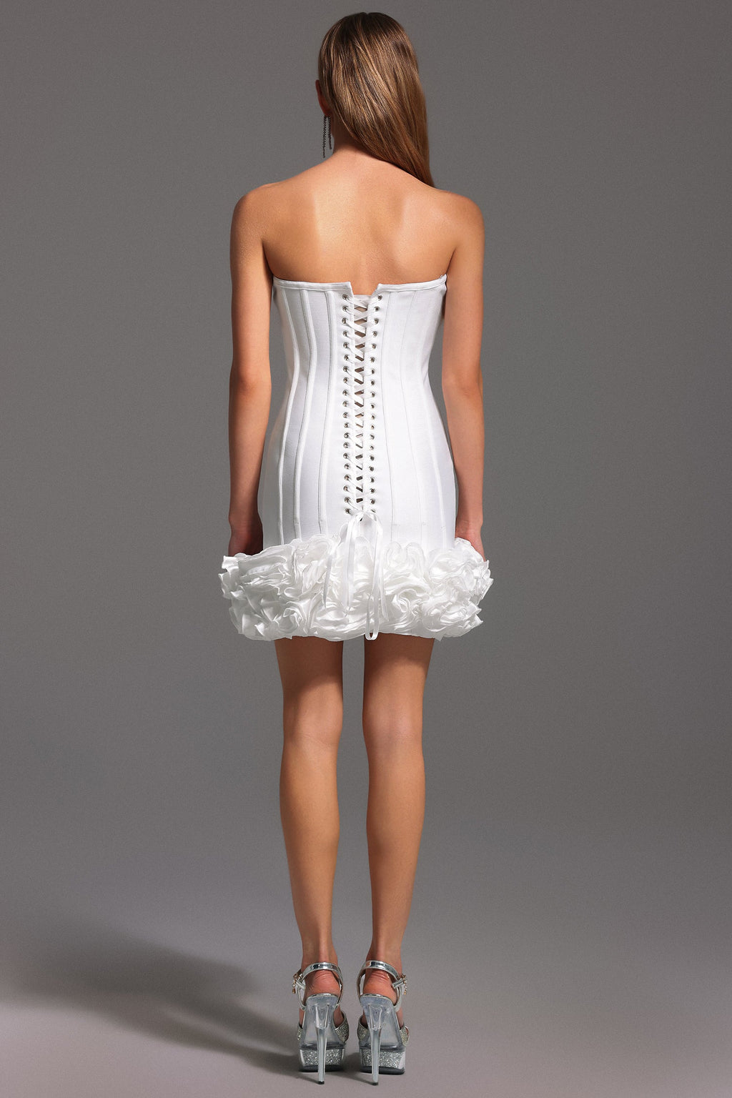 DALIA - Hailey Mouwloze Mini-jurk met Visgraat Bloemen en Bandage