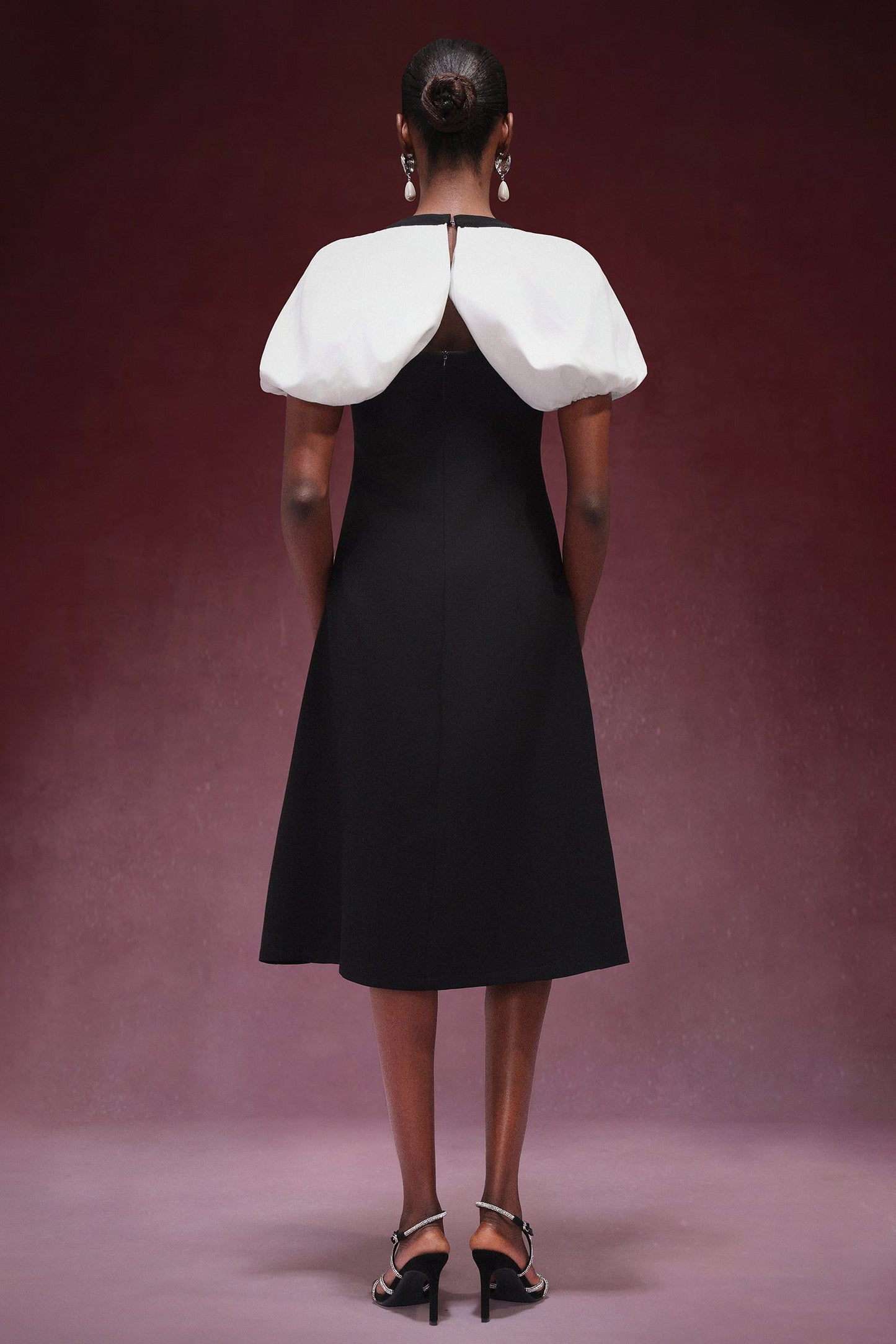 DALIA - Square-cut collar Midi Dress