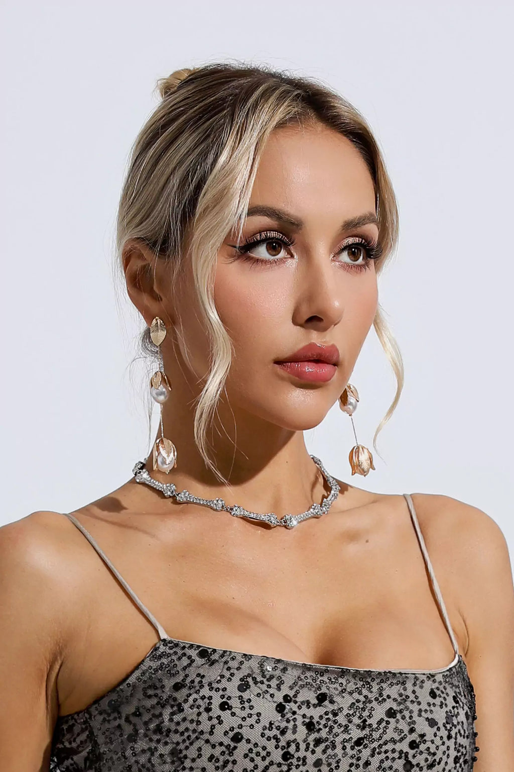 DALIA - Pearl Drop Earrings