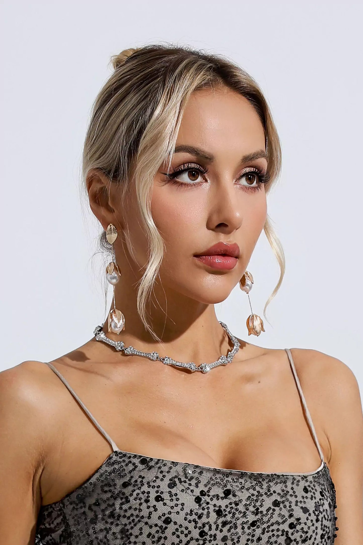 DALIA - Pearl Drop Earrings