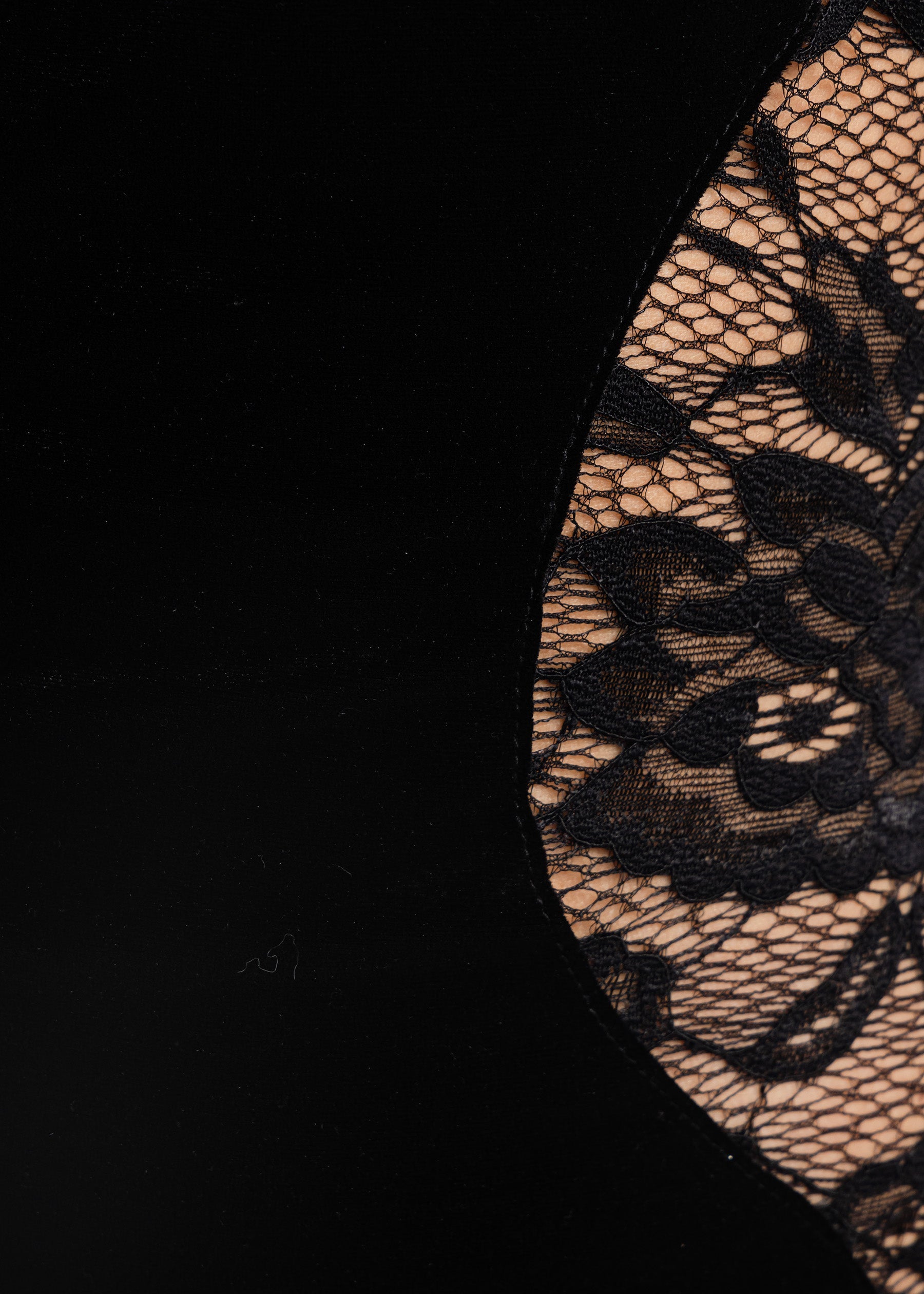 DALIA - Love Velvet Mini Dress - Black