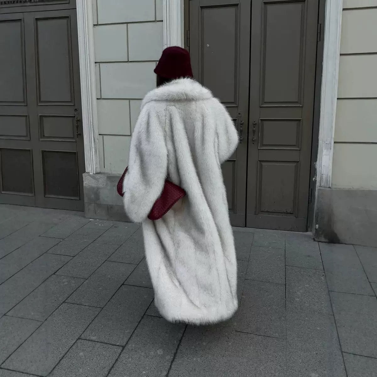 DALIA – Luxury Faux Fur Coat