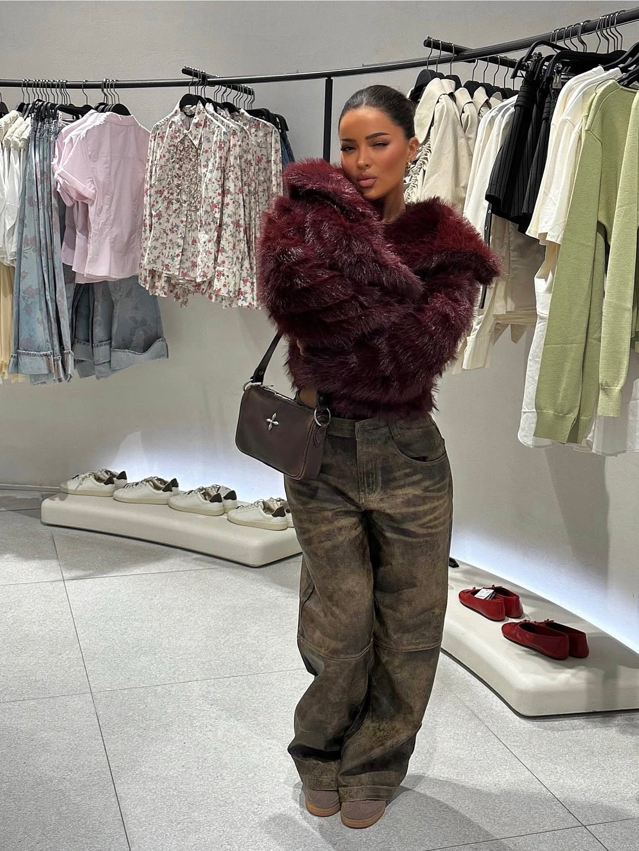 DALIA - Wolfe Fur Coat - Cherry