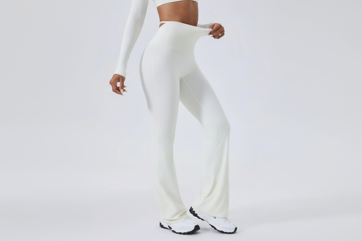 DALIA - Top en broekset met uitsnijdingen