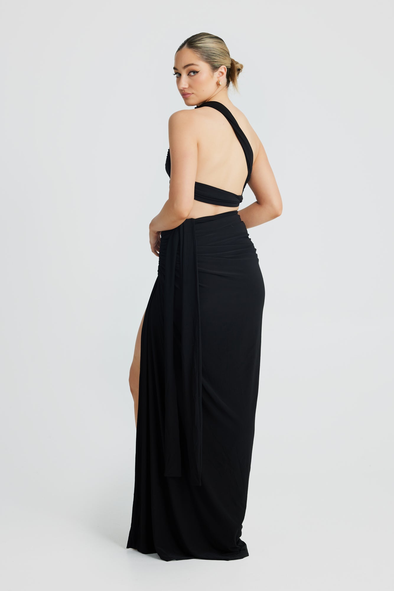 DALIA - Slanted Shoulder Halter Set In Black