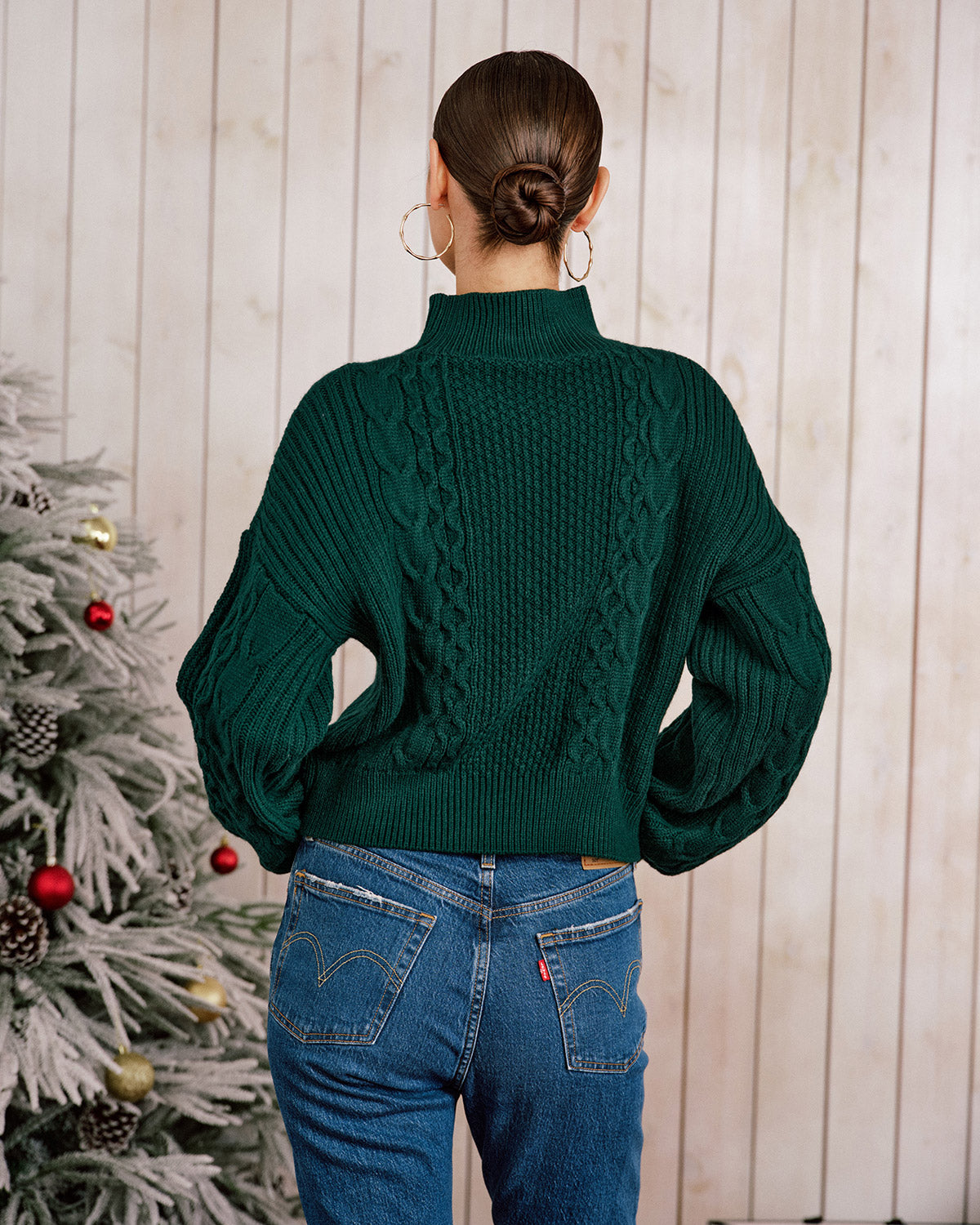 DALIA - Zielony sweter z golfem i rękawami typu „latarnia”