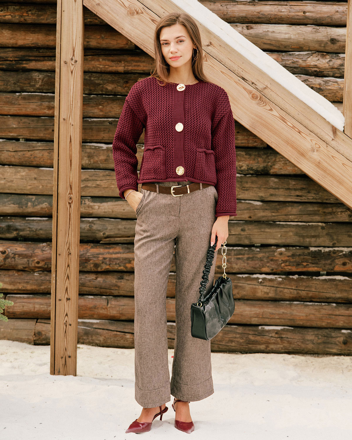 DALIA - Wijnrood gebreid vest met enkele rij knopen