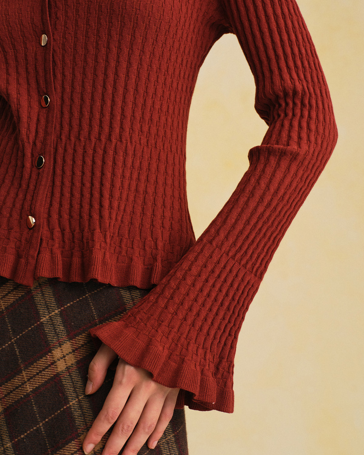 DALIA - Bruin gebreid vest met V-hals en wijde mouwen